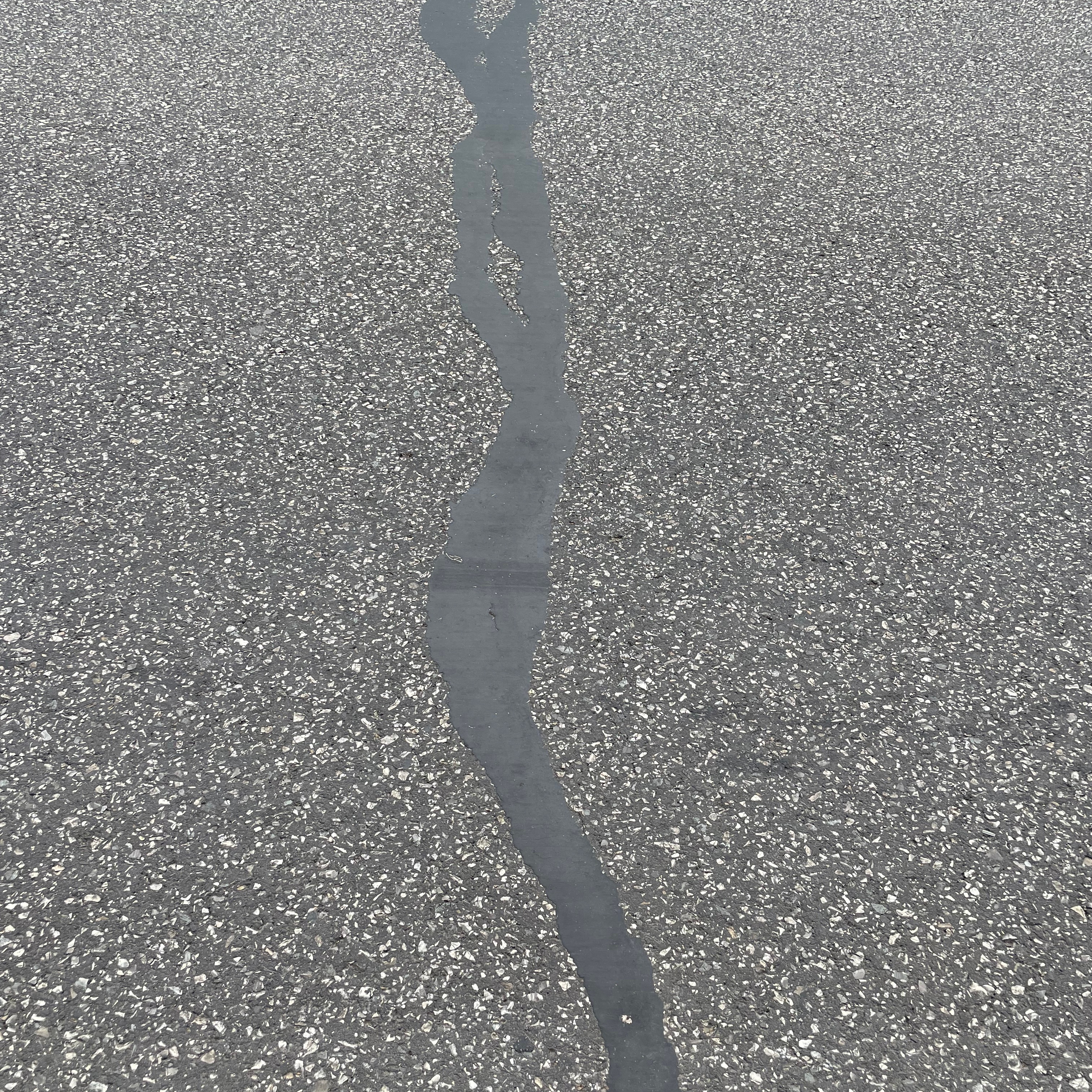 Black Pavement Crack Sealant For Road And Bridge Expansion Joints With Strong Adhesion