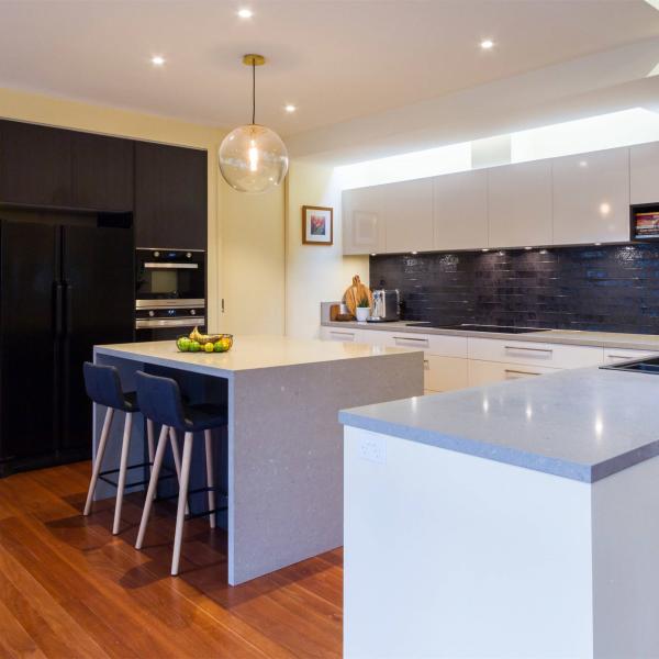 Custom Made PVC Kitchen Cabinet White Plain And Black Wood Grain