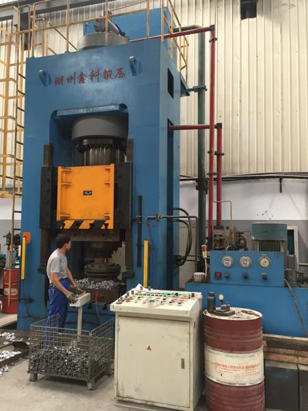 660kN Cold Forging Hydraulic Press , 1000 Ton Hydraulic Extrusion Machine