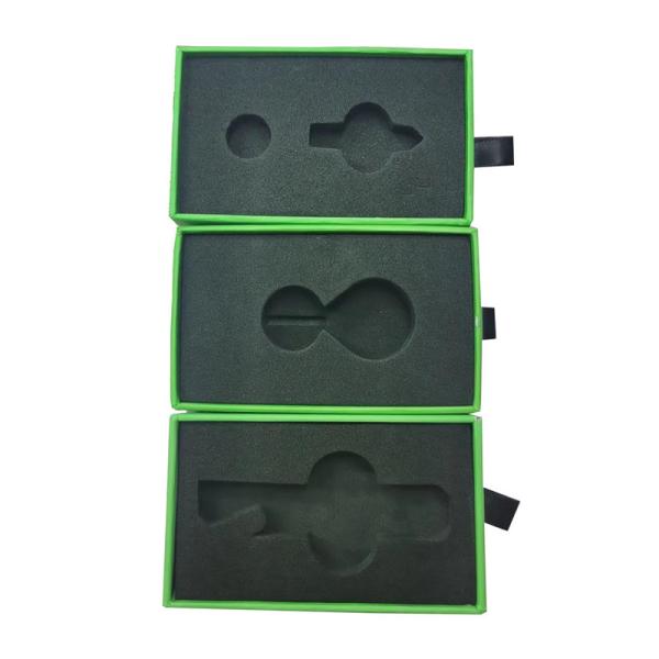 Зелёная бумажная картонная подарочная коробка для автомобильного ключа вытягивается из ящика