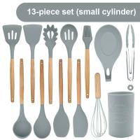BPA livram o silicone não tóxico de 13 partes que cozinha o utensílio da cozinha ajustaram ferramentas com punhos de madeira Turner Tongs Spatula Spoon