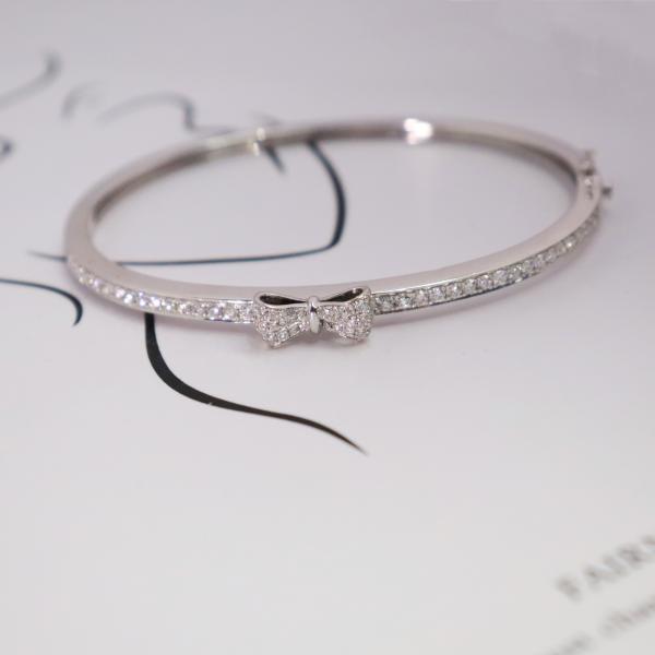 18K Solid Gold Classic Bracelet with Custom Bowknot VVS Diamond for Women for Wedding or Party Fashion Lab Grown Jewelry Gift