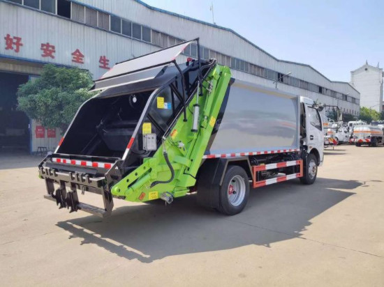 SINOTRUK HOWO 4X2 Compressed  Refuse LCV Truck, Light Duty Commercial Vehicle Truck, 6CBM