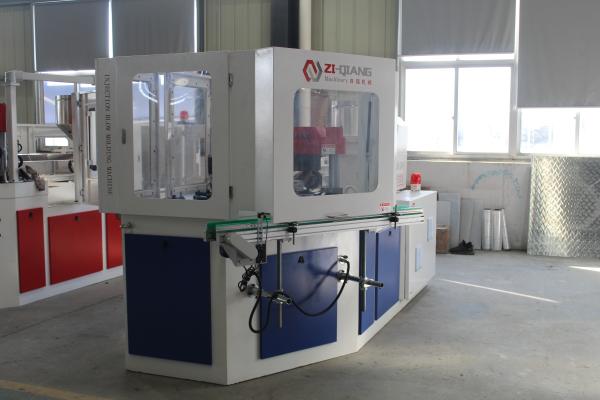 ZQ80注射吹造機:精密同期技術によって駆動される低消費量の大量生産ソリューション