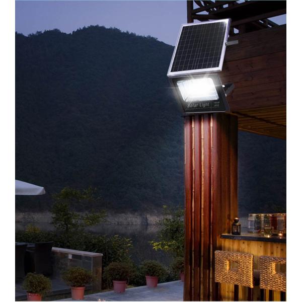 High Brightness LED Solar Floodlight Waterproof Outdoor Courtyard and Street Light with Aluminum Shell IP66 Rating 100W