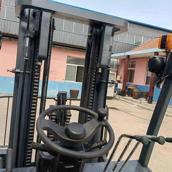 3000kgs Diesel Counterbalance FD30 3 Ton Diesel Forklift Automatic Transmission