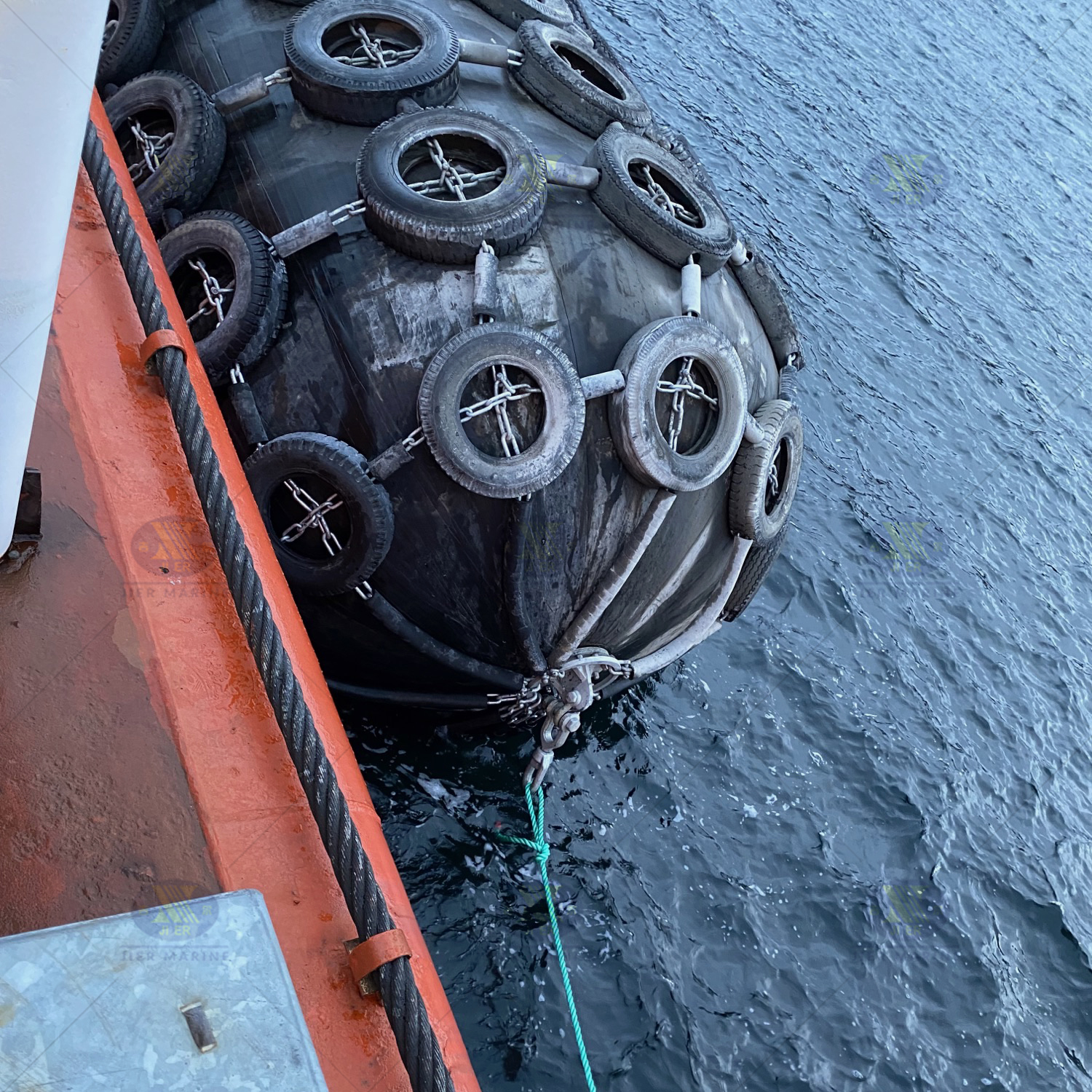 High Performance Floating Marine Fender Thick Rubber Material for Dock and Port Impact Protection