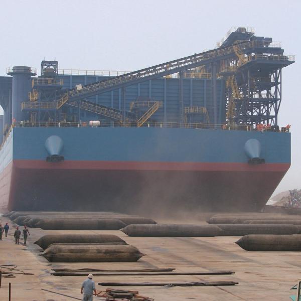 Корабль цилиндрического тела запуская раздувную морскую резиновую воздушную поду