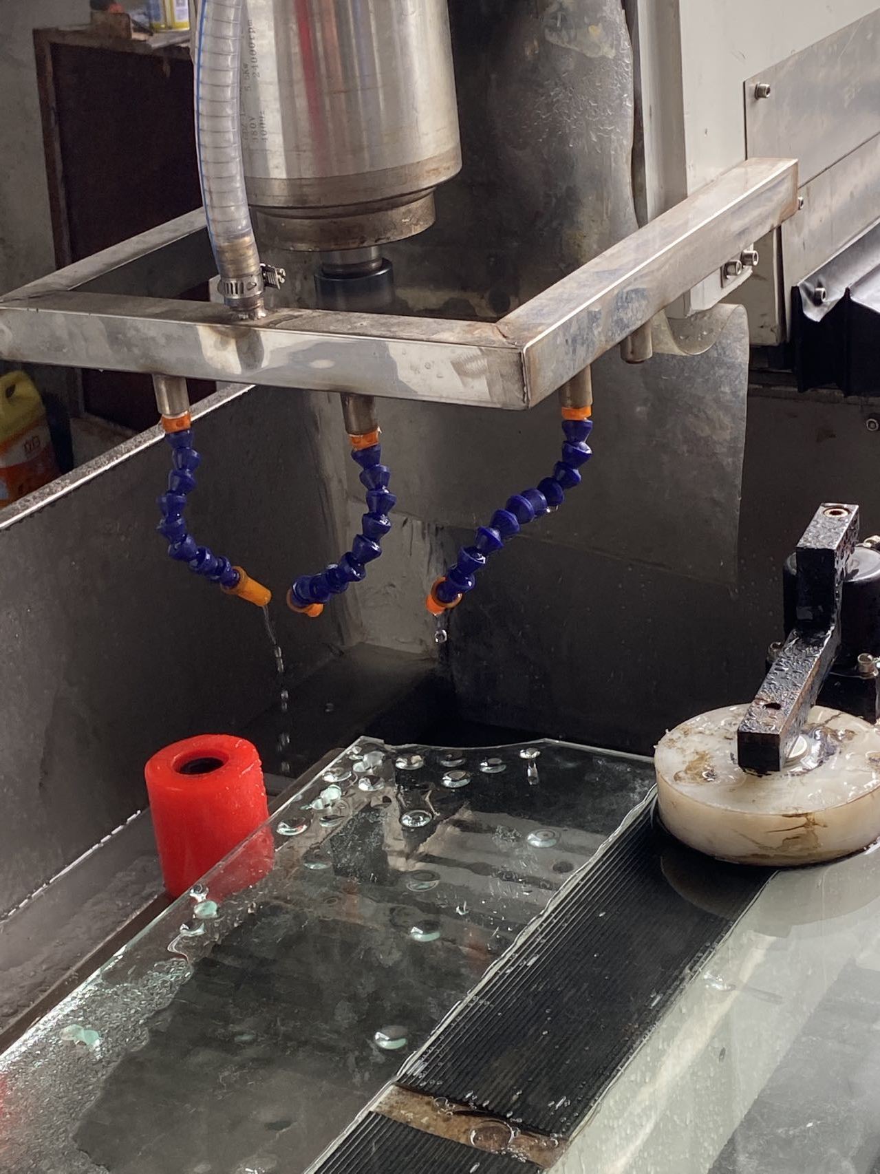 CNC Glass Milling,drilling ,cutting And Grinding Machine Use For Shower Doors