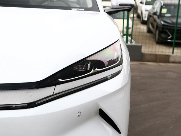 2025 BYD Electric Car Qin L EV Multi-link Suspension indépendante Chargement rapide Nouveau modèle Vente à chaud avec toit ensoleillé