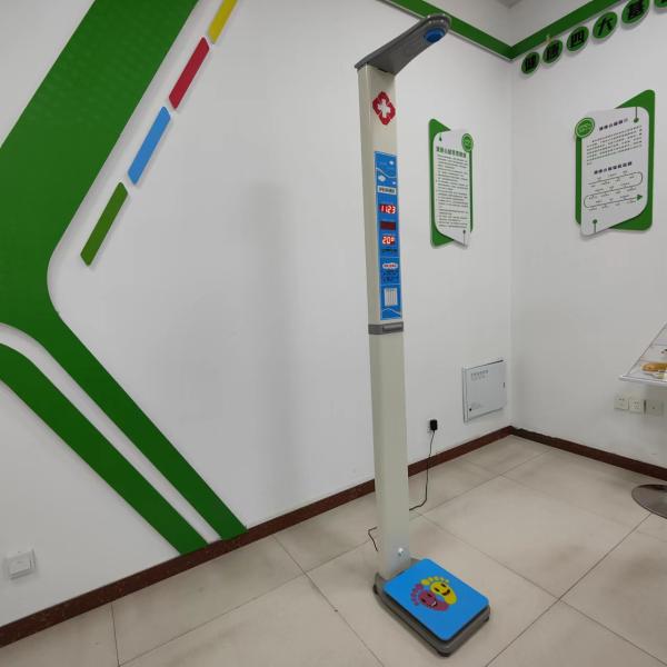 100-240V Power Supply Hospital Weighing Scale for Accurate Weight and Height Tracking