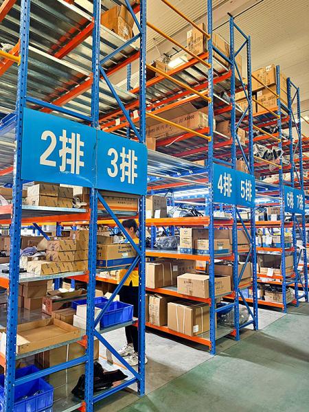 Manufacturer Shacman Truck Spare Parts Rear Leaf Spring Assembly SZ952000779/DZ95259520831 Delong F2000/F30000 for Replace/repair
