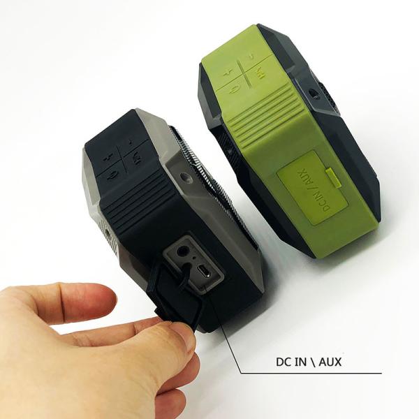Waterproof Mini Floating Portable Bluetooth Speakers D520C 7-8 Hours Play Time