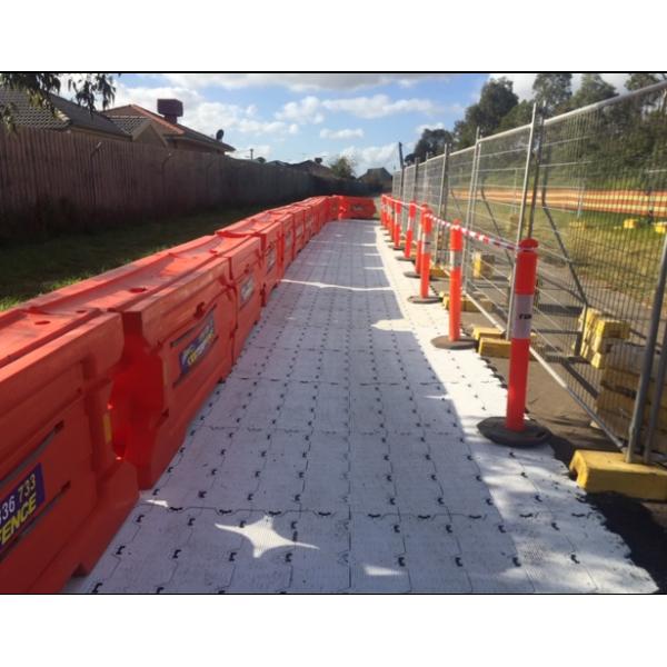 Серое событие голубого цвета справляясь на открытом воздухе, портативный настил для ODM травы