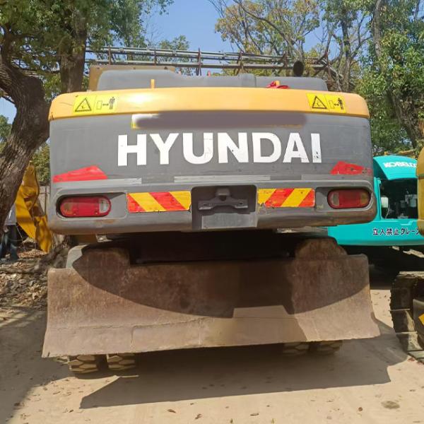 1.34m3 Capacity Wheel Excavator Hyundai The Best Choice for Your Projects