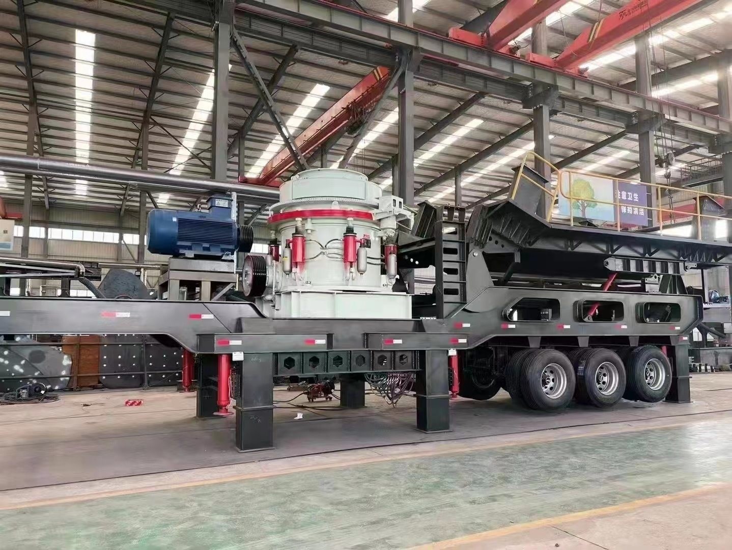 Limestone Ore Mobile Jaw Crusher Machine 91.5kw Installation Under Technical Guidance