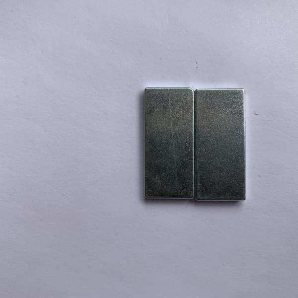 30×13.5×3 N35-N54 Sintered NdFeB Magnet Permanent Magnetic Material