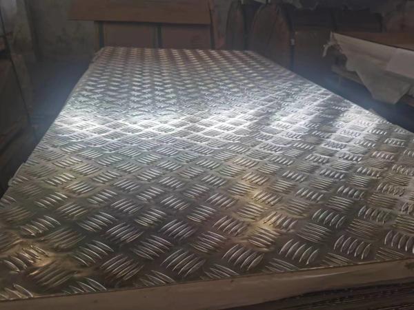 6MM 4MM Aluminium Chequered Plate Al Embossed Tread Plate 5052 5083 5754  3004 3005 3105