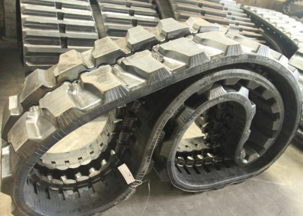 Largura de trilhas de borracha 500mm da máquina escavadora de Hitachi Ex120 Ex135u com 84 relações