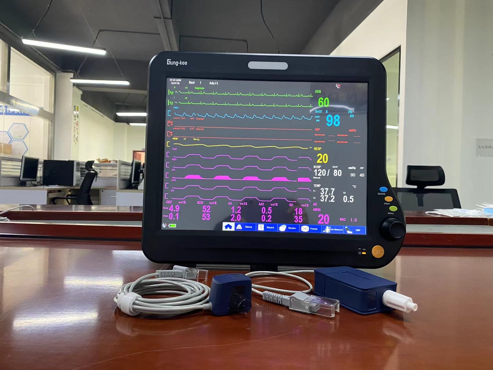 Многоязычный ветеринарный многопараметрический монитор 15 дюймов с EtCO2 CMS Touch