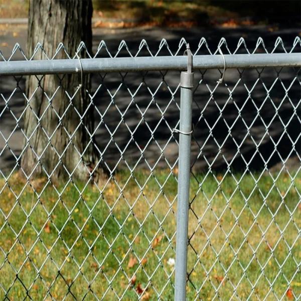 Galvanized Chain Link Fence Easily Assembled Corrosion Resistant Customizable Sizes Diamond Mesh Fence