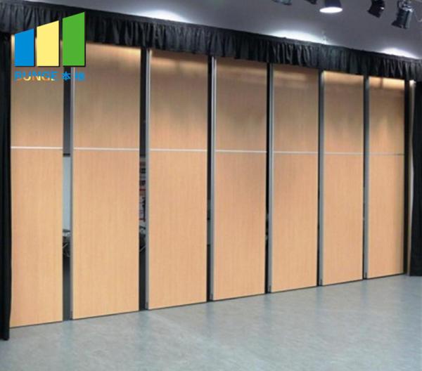 Paredes de separação acústicas móveis da prova do som do MDF da porta deslizante para a sala de conferências