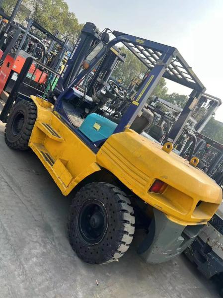 A empilhadeira usada Komatsu FD60 é originalmente importada do Japão