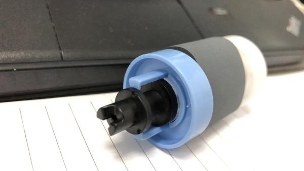 M706  TRAY 2 Pickup roller  RM1-0731