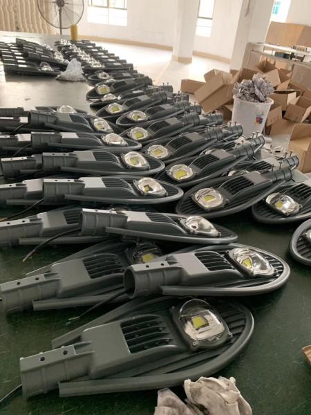 Dia Casting Aluminium 3000K IP65 150w LED Street Light