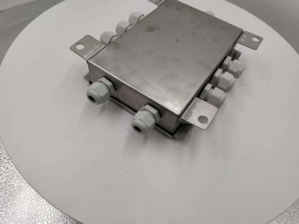 Boîte de jonction de signal de réglage analogique industriel standard en acier inoxydable 8 fils pour poids de camion 3x18m