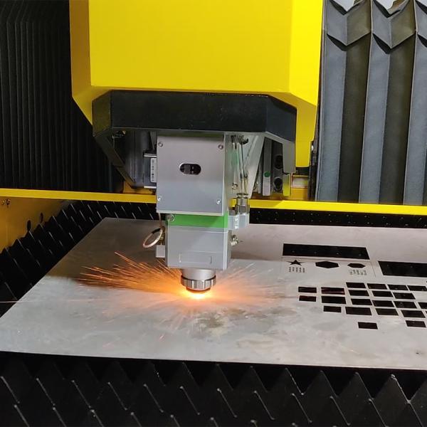 Machine de découpe et de gravure laser multifonction pour l'acier inoxydable