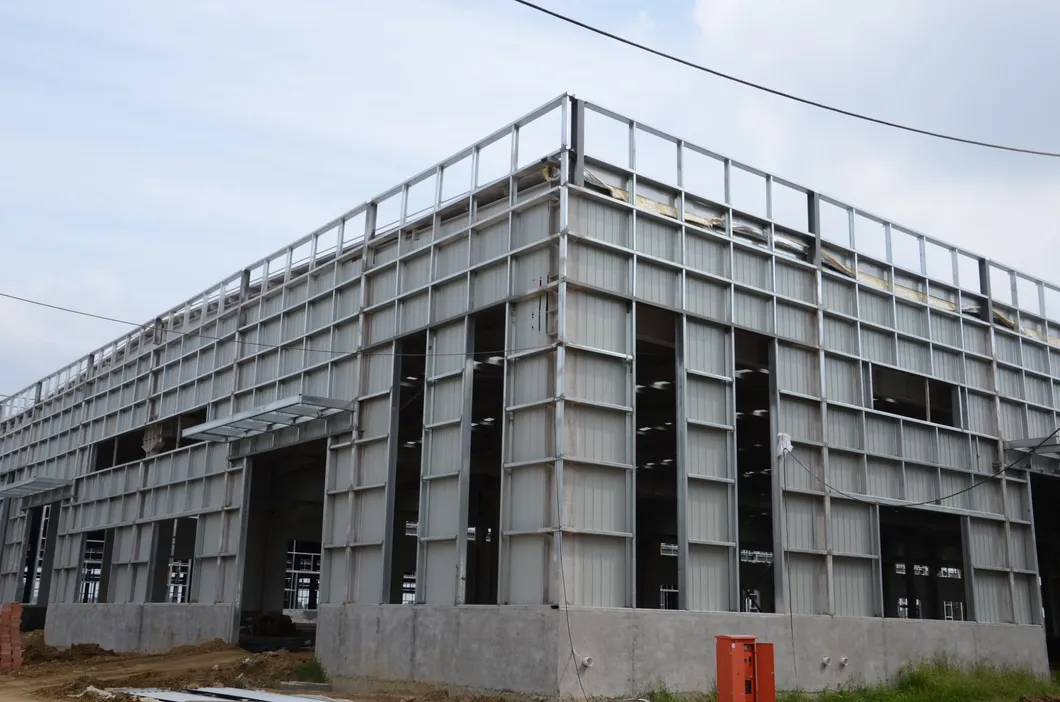 Anti-Corrosion Customizable Prefabricated Steel Warehouse with 50 Years Using Life