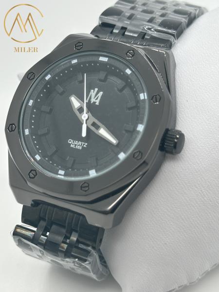 New Fashion Brand Quartz Watches Round Dial Personalized Stainless Steel Strap Watches
