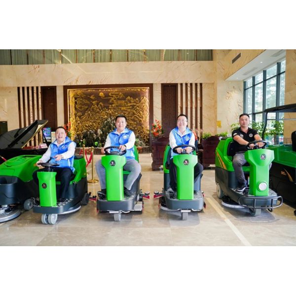 DQX56A CE Certified Ride-on Floor Scrubber with 56cm Cleaning Width for office workshop supermarket