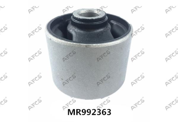 Bucha da suspensão do carro de Mitsubishi Pajero L200 Triton KH8W MR992363