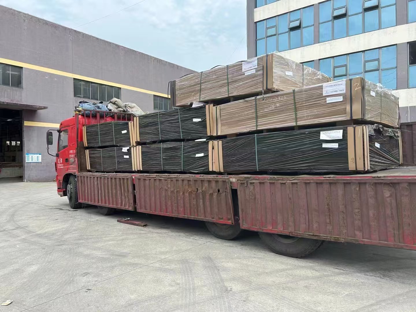 No-Smudge Solid Mdf Doors Solid Slab Door Anti-Glare Matte High-Traffic Home