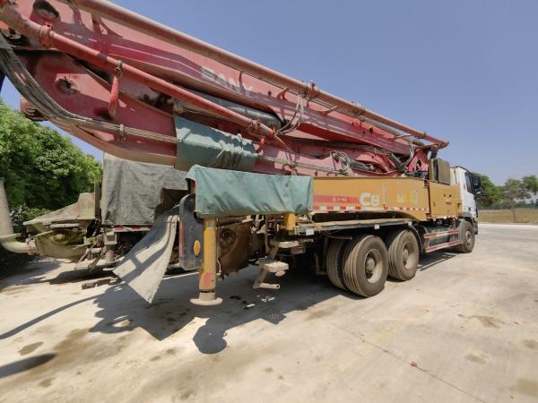 Pompes à béton semi-séchées 49m équipement lourd d'occasion camion Mercedes Benz