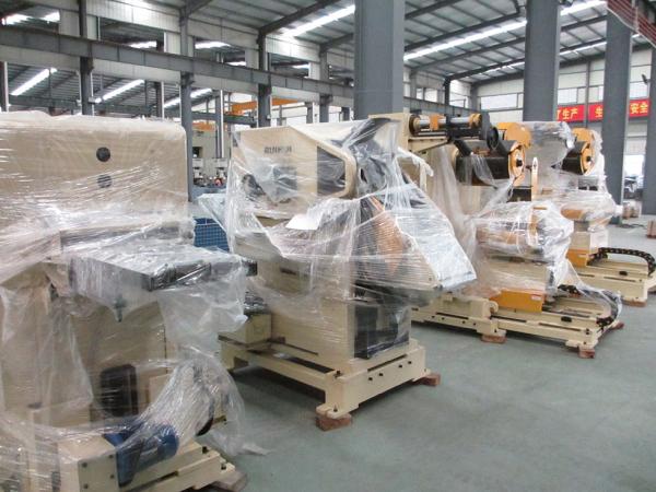 Automatical Auto Body Die Stamping Strip Mandrel Expansion Decoiler Straightener Feeder Machine