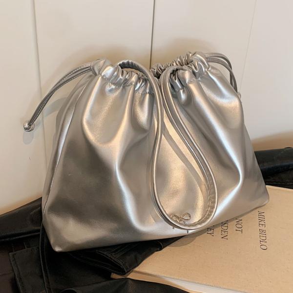 Customized Color Luxury Lady PU Leather Drawstring Cosmetic Pouch with Customized Logo