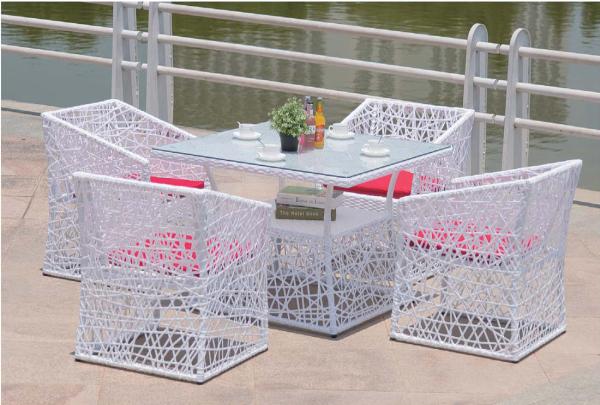YLX-RN-063 White PE Rattan Single Sofa with Cushion for Outdoor and Indoor Used