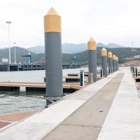 Especificações normais brancas D325 D410 D500 dos tampões de pilha da doca do porto