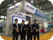 Machine de soudage à plat chaud à servo horizontal avec une capacité nominale de 6000 W, une tension de 380 V et un courant de 15 A pour le soudage en plastique