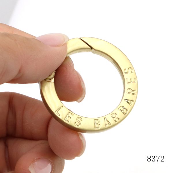 Custom Logo Engraved Corrosion Resistant Waterproof Spring O Ring Carabiner Clip for Bag & Key Chain