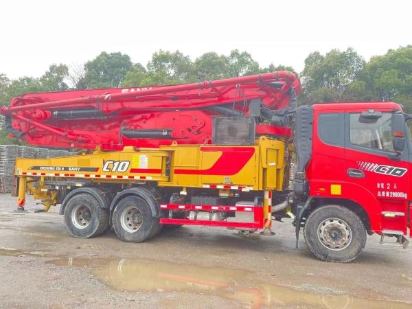 Pompes hydrauliques 47M montées sur un camion pour le mélangeur de béton pour 2021
