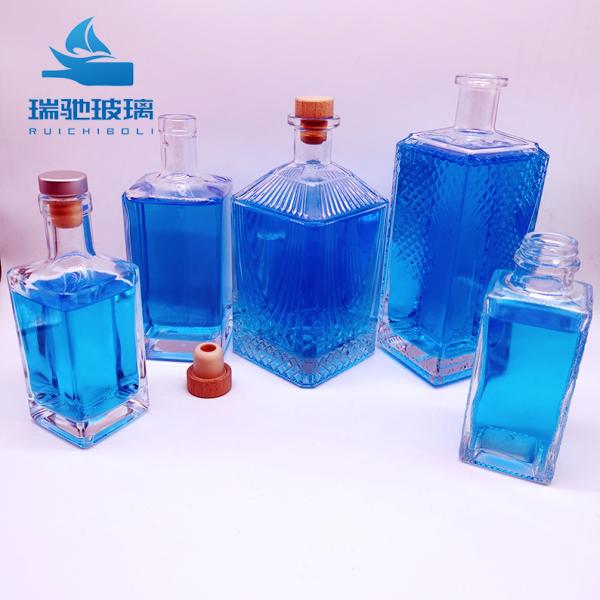 Custom Square Vodka Wine Glass Bottle Made of Super Flint Glass for Standards