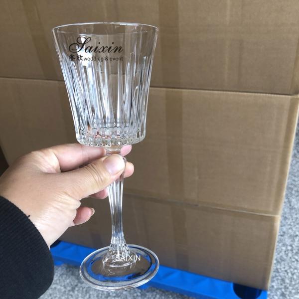 Обеденный свадебный стол зарядные пластины прозрачный рез Республики кристаллические бокалы вина