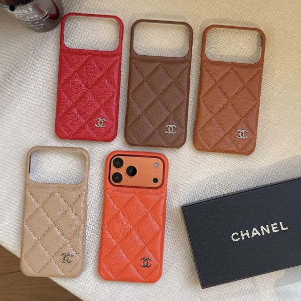 Coque simple motif litchi rouge-brun + argent modèle cc 13-17pm