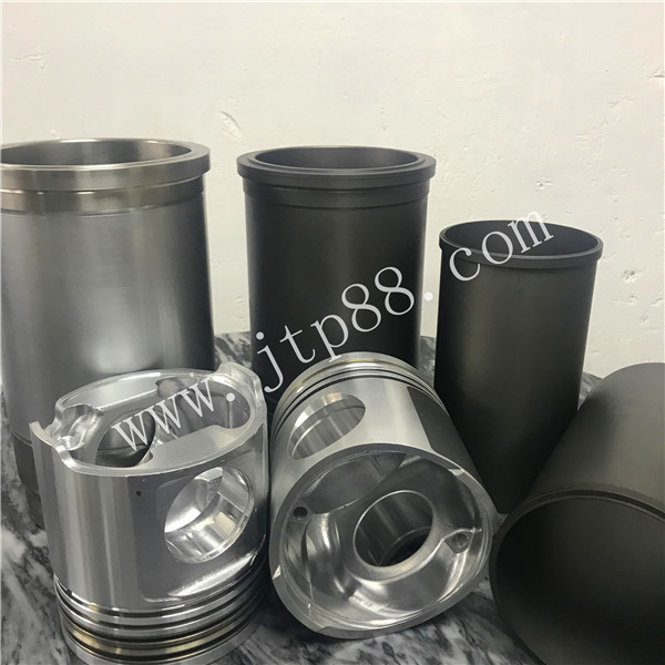 OEM6207-31-2110 Diesel Engine Piston , Forged Steel Pistons For Auto Truck