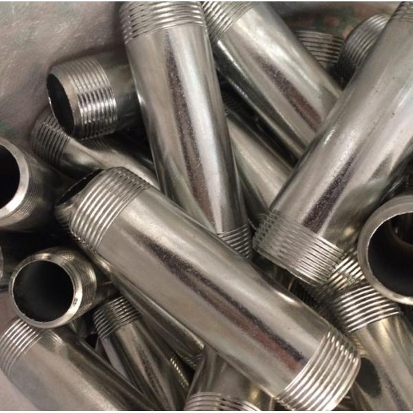 Accesorios para tubos de hierro decorativos Trabajo con el ajuste de tubos Flange de suelo de hierro maleable negro