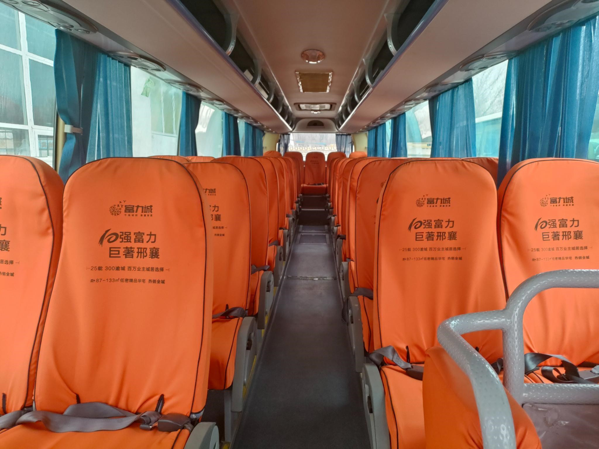 2-ой тренер автобуса ZK6107 подержанный Yutong руки везет палубу на автобусе 47 мест одиночную
